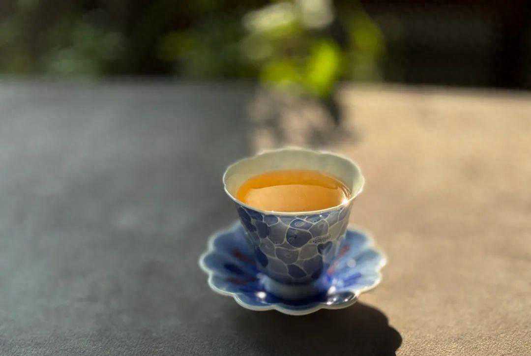 几十块钱在某音买的2013年老寿眉，还挺好喝的，村姑陈说出了实话