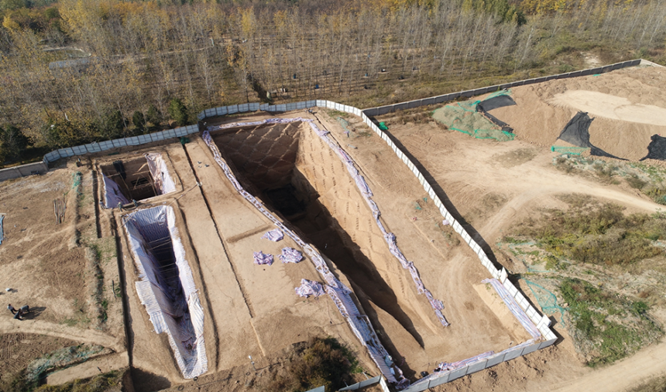 陈忠实笔下的白鹿原惊现西汉早期墓葬群！已发掘出27座古墓葬，一座“甲”字形大墓中出土2200余枚玉衣片