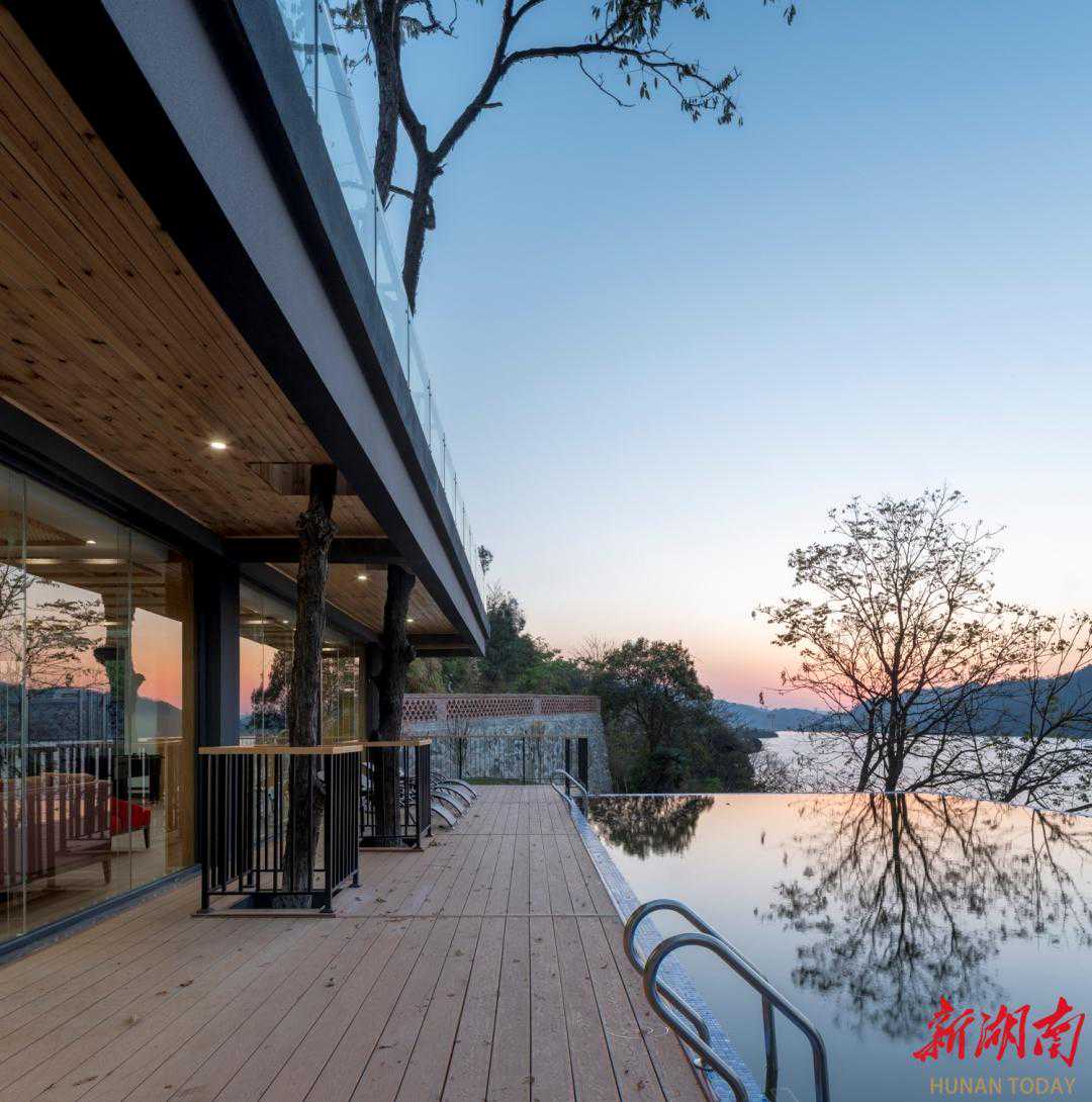 湖南日报丨寻古道、采茶叶、看云海——安化茶园好度假