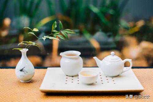 泡茶时投茶与注水的先后——上投法，中投法，下投法