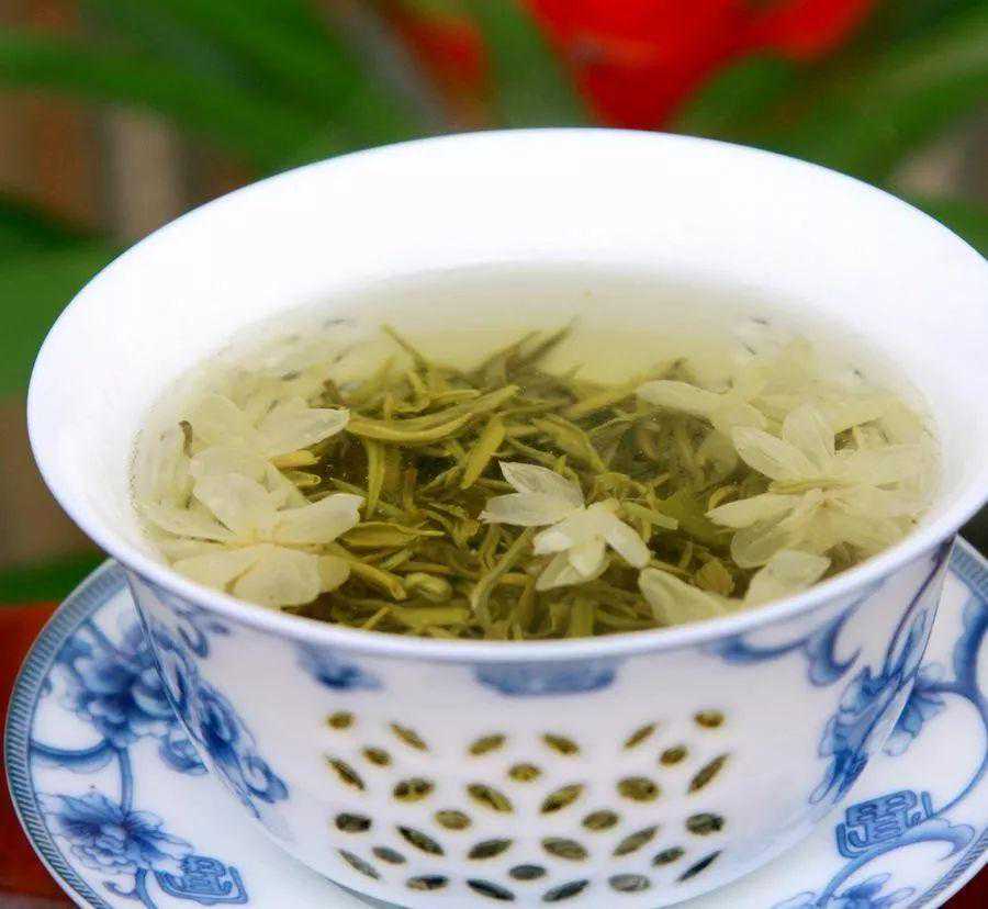 经常失眠？不妨试试自我按摩法，喝一喝这五款茶！