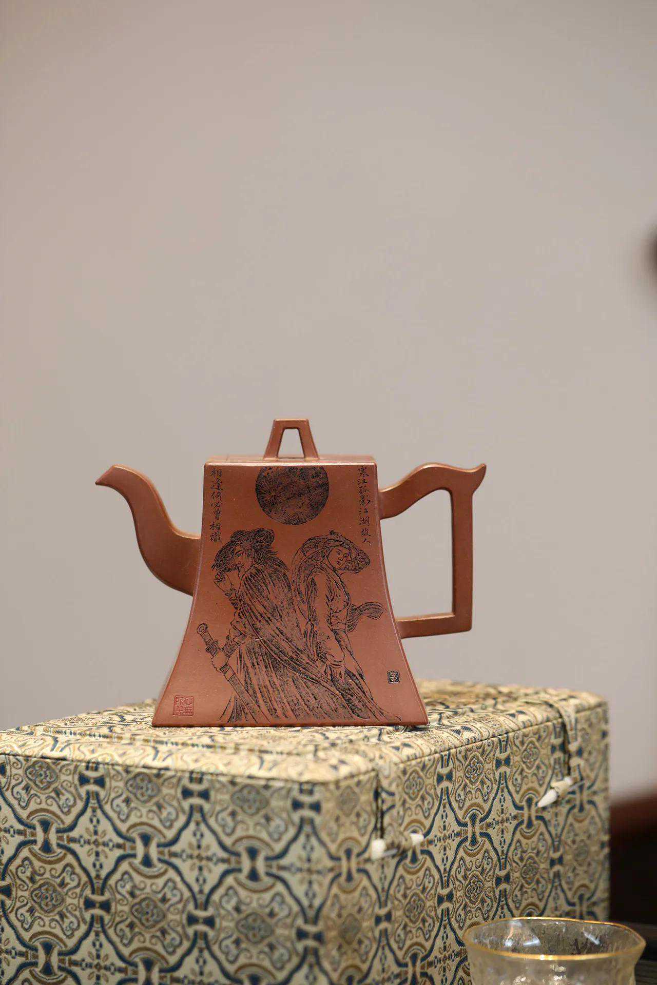 紫砂壶，还得玩全手工的