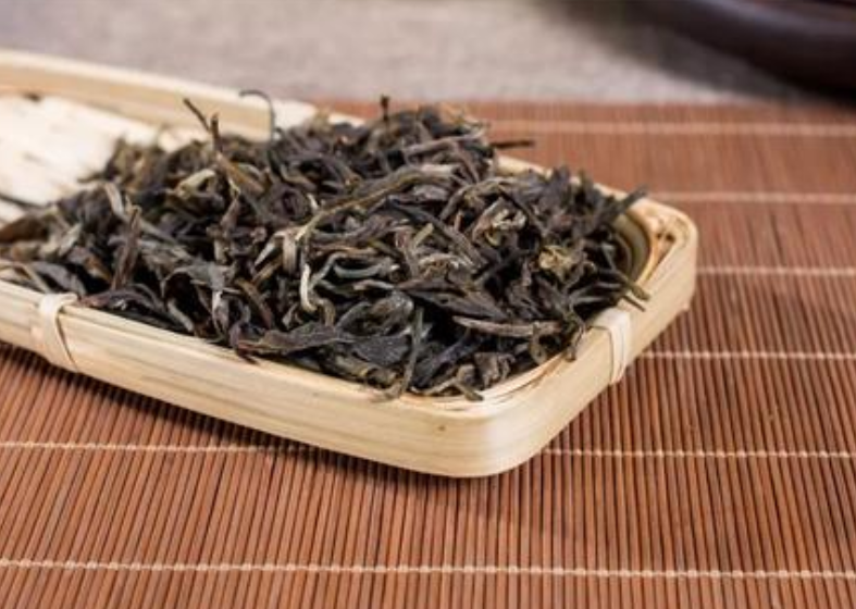 揭秘普洱茶“内幕”：普洱饼茶和散茶买哪个好？听听行内人咋说