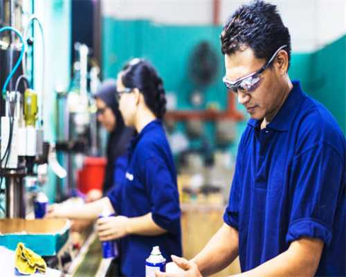 2022年新茶饮门店数已近50万家，蜜雪冰城位居第一、古茗第二